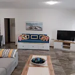 Kalamitsa Beachfront Escape Apartamento *