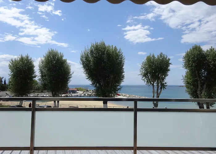 Kalamitsa Beachfront Escape Kavala