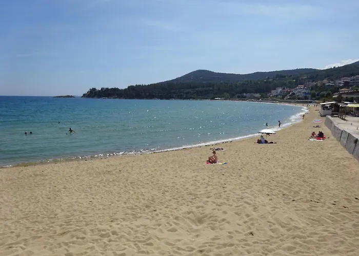 Kalamitsa Beachfront Escape *
