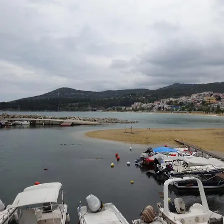 Kalamitsa Beachfront Escape Apartment *