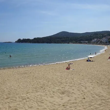 Kalamitsa Beachfront Escape *